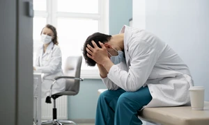 Medic trist  Sursa Freepik com jpg