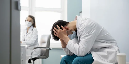 Medic trist Sursa Freepik com jpg