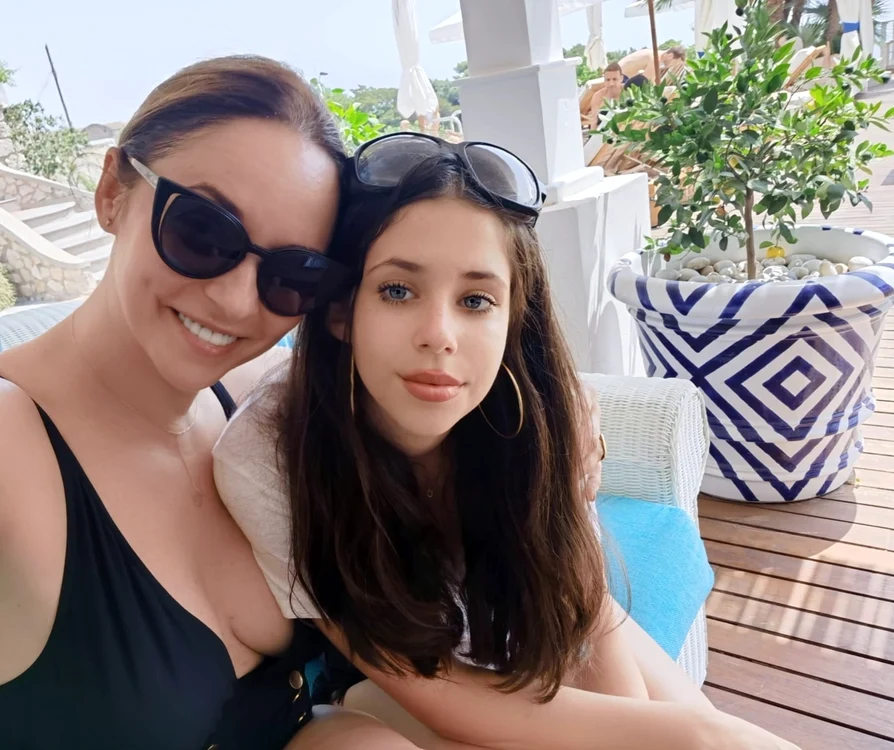 Violeta are 15 ani