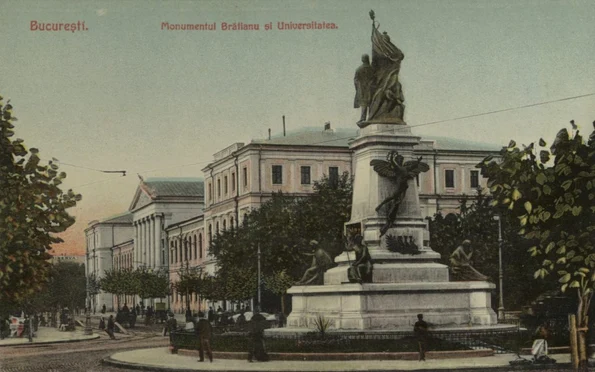 Clădirea Universității și monumentul I.C. Brătianu (© ANR, SJAN Maramureș, Colecția de ilustrate de la Schmid Frederic, sec. XIX-XX, nr. 96)