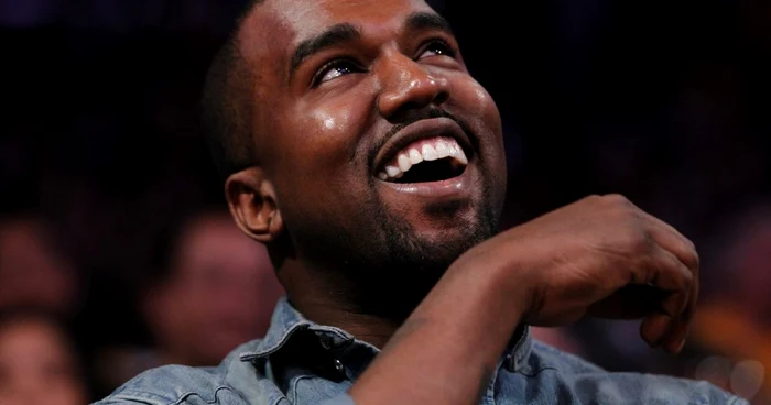 În timp ce Kanye West şi Kris Jenner
discutau despre noul membru al familiei, pe ecranele din platoul
emisiunii a apărut o poză cu micuţa North West