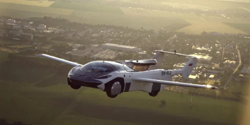 vehiculul AirCar se transformă din maşină în avion Foto Klein Vision
