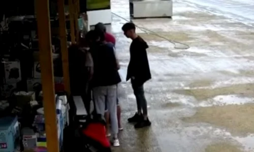 angajati magazin batuti 0 jpeg