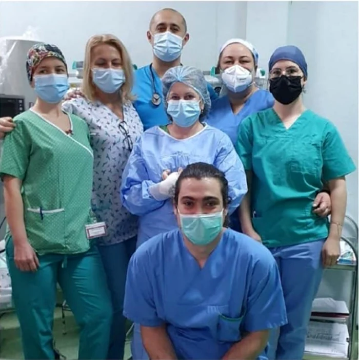 Echipa care a prelevat organe de la un pacient aflat în moarte clinică FOTO Arhiva Personală Dragoş Grusea