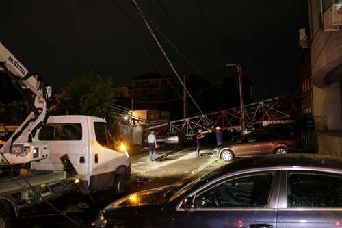 Furtuna Bucureşti  29 iulie 2021 distrugeri FOTO Inquam Photos / Octav Ganea