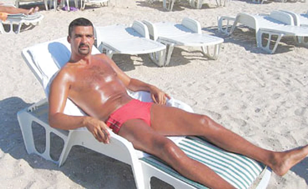 2006: La 34 de ani, Aurelian se mândrea cu trupul său atletic, pe plaja din Mamaia