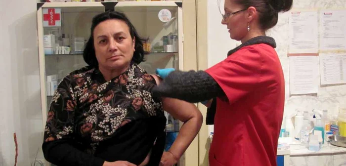 Doar vaccinarea ne poate feri de răcelile de sezon