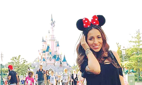 12 13 vedete ruby disneyland 0 jpeg