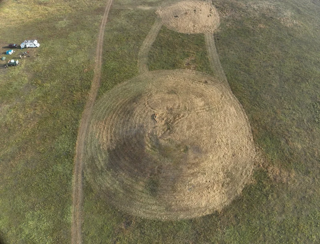 Trei complexe funerare preistorice, descoperite în județul (© Iași Palatul Culturii din Iași - Complexul Muzeal Național „Moldova")