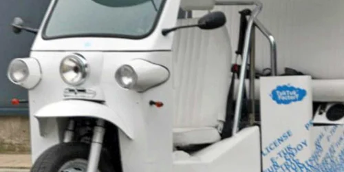 Ricşa de trei locuri produsă de olandezi 