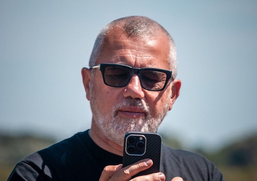 Regele jocurilor de noroc le răspunde românilor cu BMW după ce și-a luat un Duster: „Umblăm cu toate conservele ordinare”