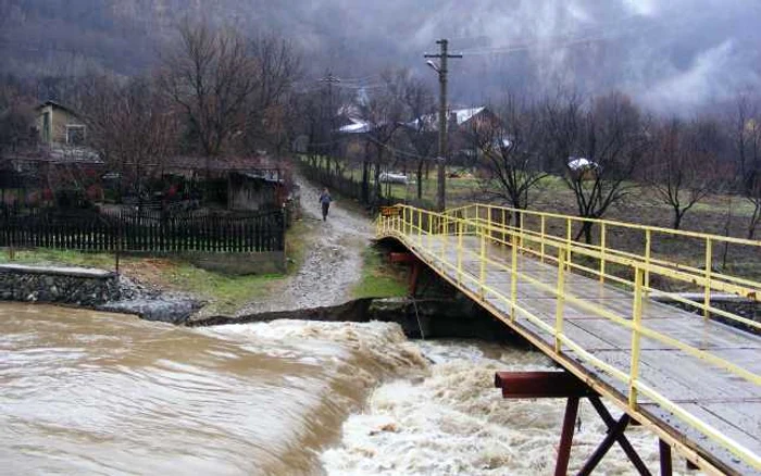 Cod roşu de inundaţii, emis de hidrologi FOTO Adevărul