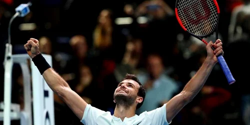 Grigor Dimitrov sărbătoreşte cîştigarea semifinalei în faţa lui Jack Sock la turneul de tenis  ATP World Tour Finals desfăşurat la  O2 Arena din Londra. FOTO Guliver/Gettyimages 