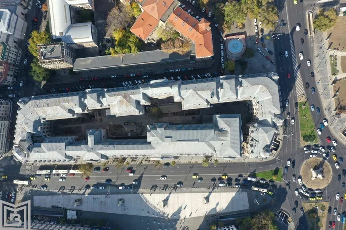 Imagine din dronă cu Palatul Universității București care surprind lucrările arheologice din curte (foto: Muzeul Municipiului București)