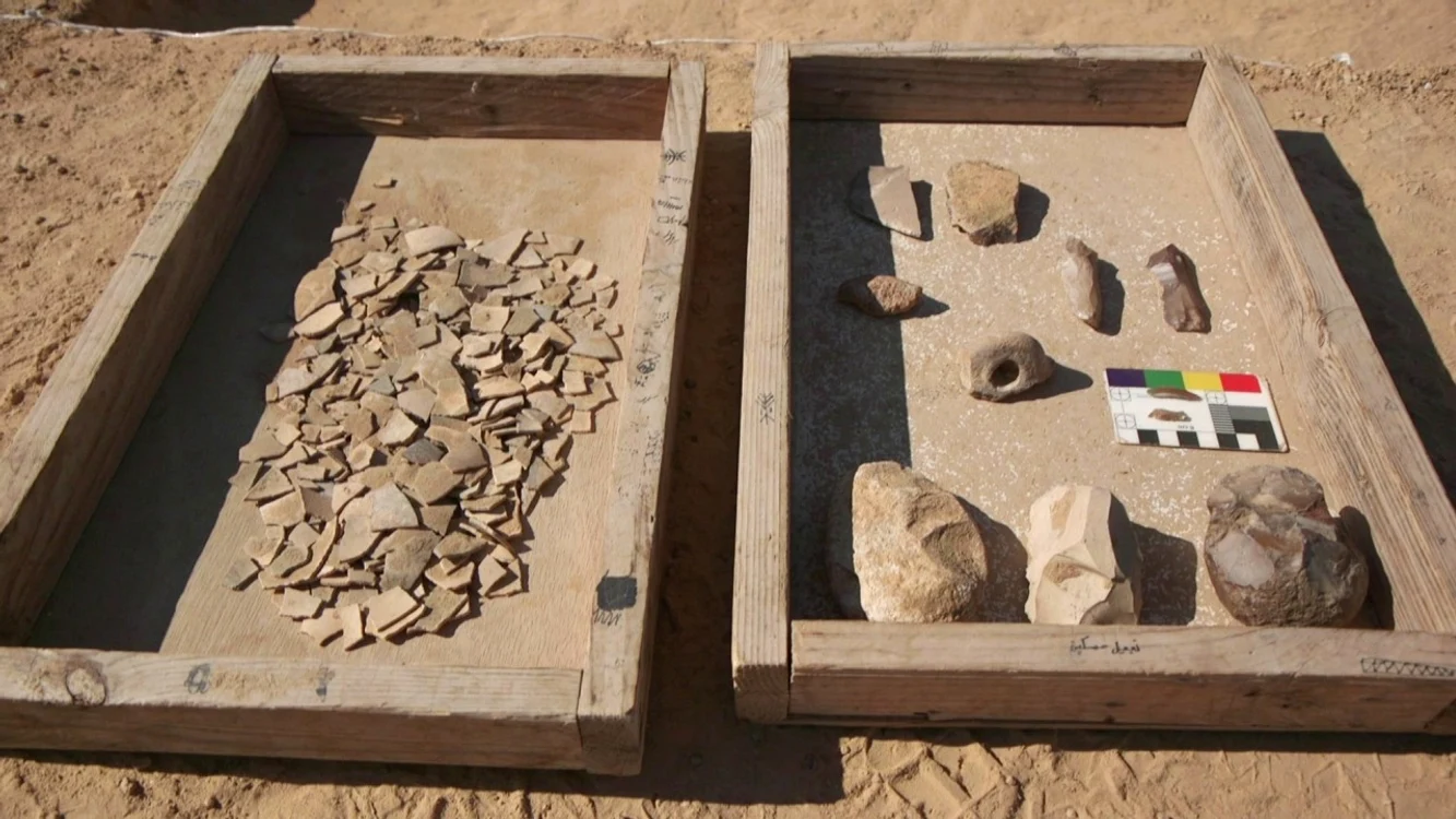Arheologii din Israel au descoperit opt ouă de struț, cu o vechime cuprinsă între 4.000 și 7.500 de ani (foto: Israel Antiquities Authority)