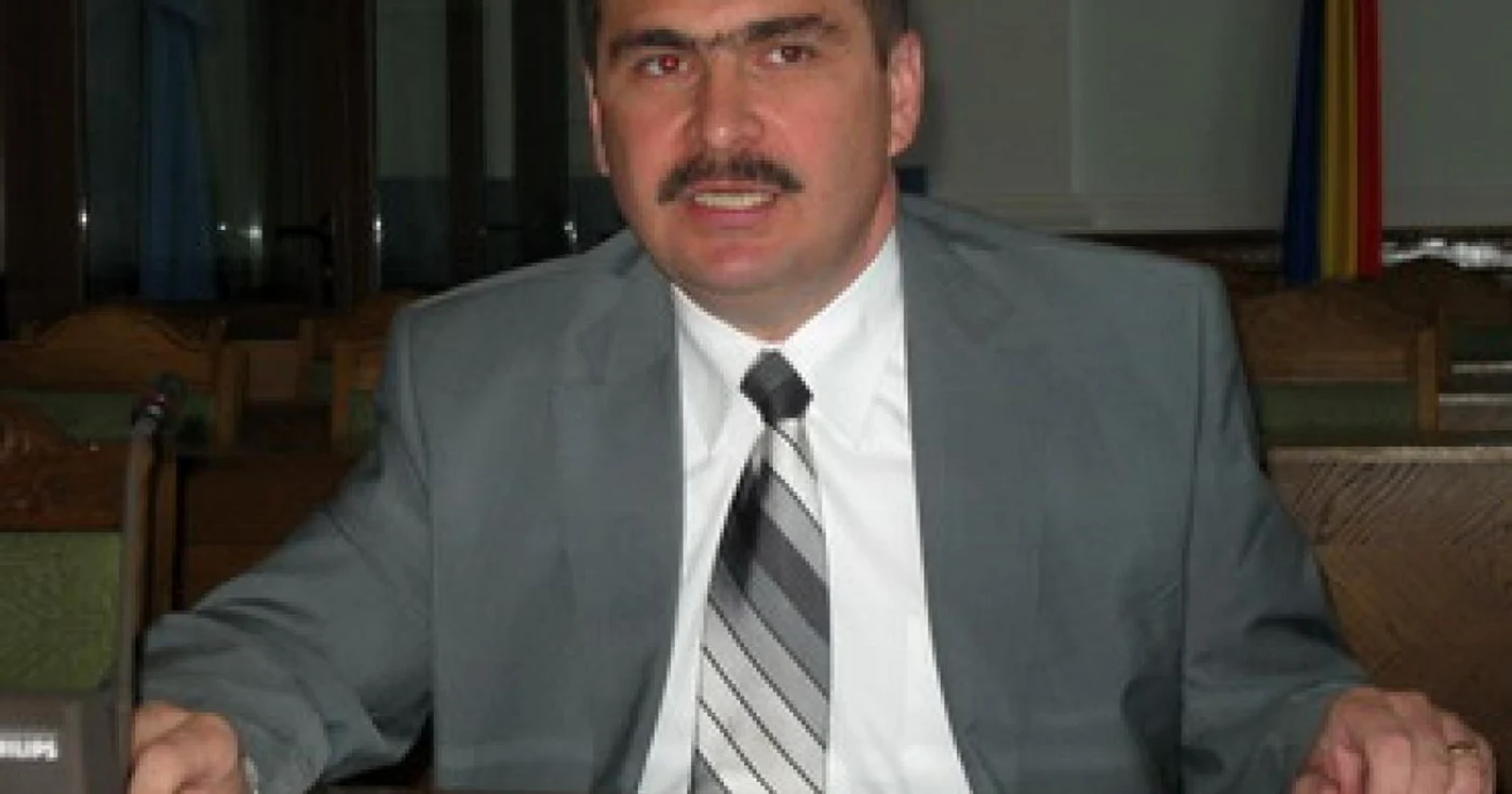 Primarul Bolojan vrea să reabiliteze școli și centre sociale