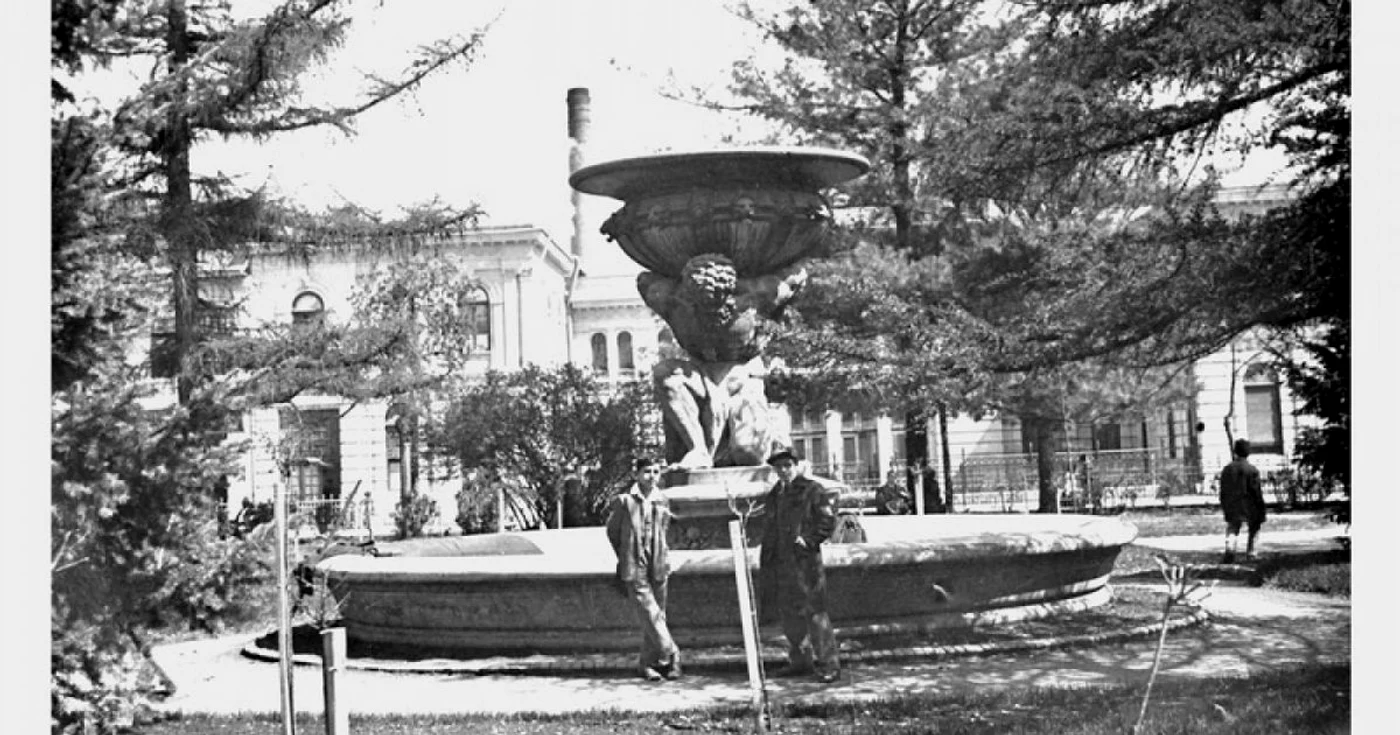 statuie atlas ploiesti foto arhive