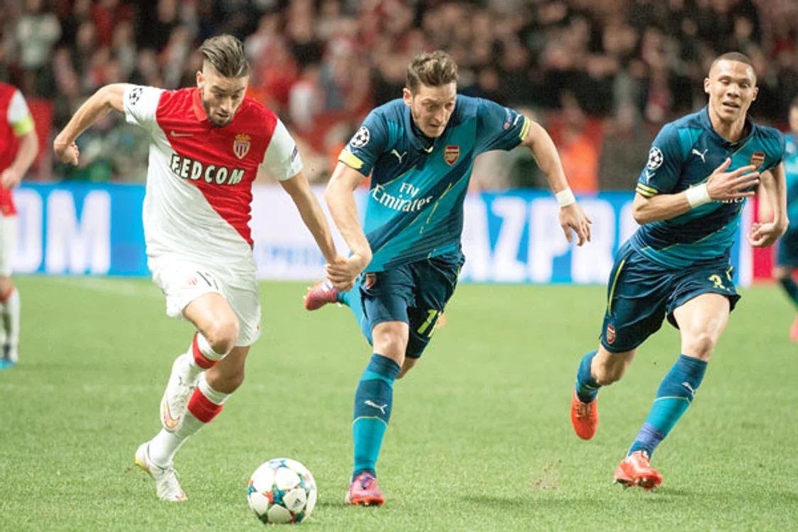 
    Turcul lui Arsenal, Mesut Ozil, a fost cel mai prolific jucător din Star Manager în etapa a treiaFoto: AFP  
