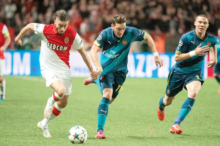 Turcul lui Arsenal, Mesut Ozil, a fost cel mai prolific jucător din Star Manager în etapa a treiaFoto: AFP