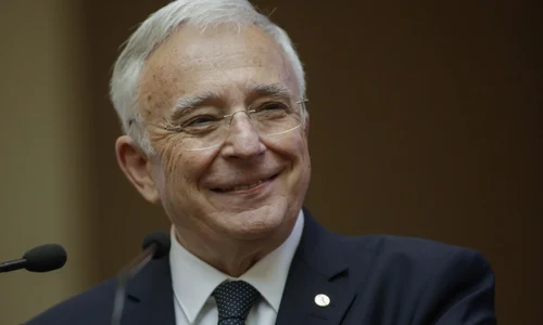 Mugur Isărescu - conferinţă de presă sediul BNR - 6 iul 2022 / FOTO Inquam Photos / George Călin
