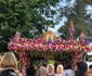 Oamenii vin la pelerinaj din întreaga țară