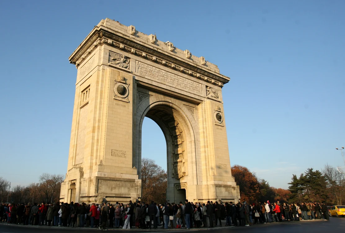 
    Arcul de Triumf va avea şi un pasaj pietonal subteran  