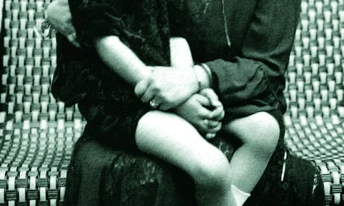 Zizi Lambrino, a cărei căsătorie cu Carol al II lea, de la Odessa, din septembrie 1918, a fost anulată de Casa Regală, împreună cu fiul celor doi, Mircea Grigore, născut în ianuarie 1920 jpeg