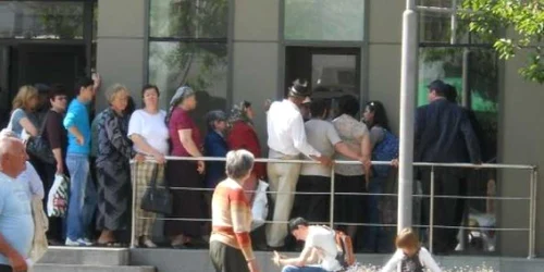 În cădere şi-a spart capul