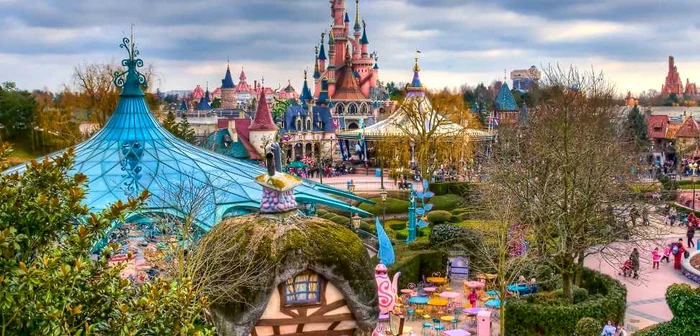 Un număr de 36 de elevi din Slatina vor merge în excursie la Disneyland din Paris în luna august