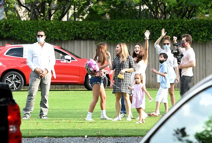 4 jennifer lopez la petrecerea fiicei vitrege 2 jpg jpeg