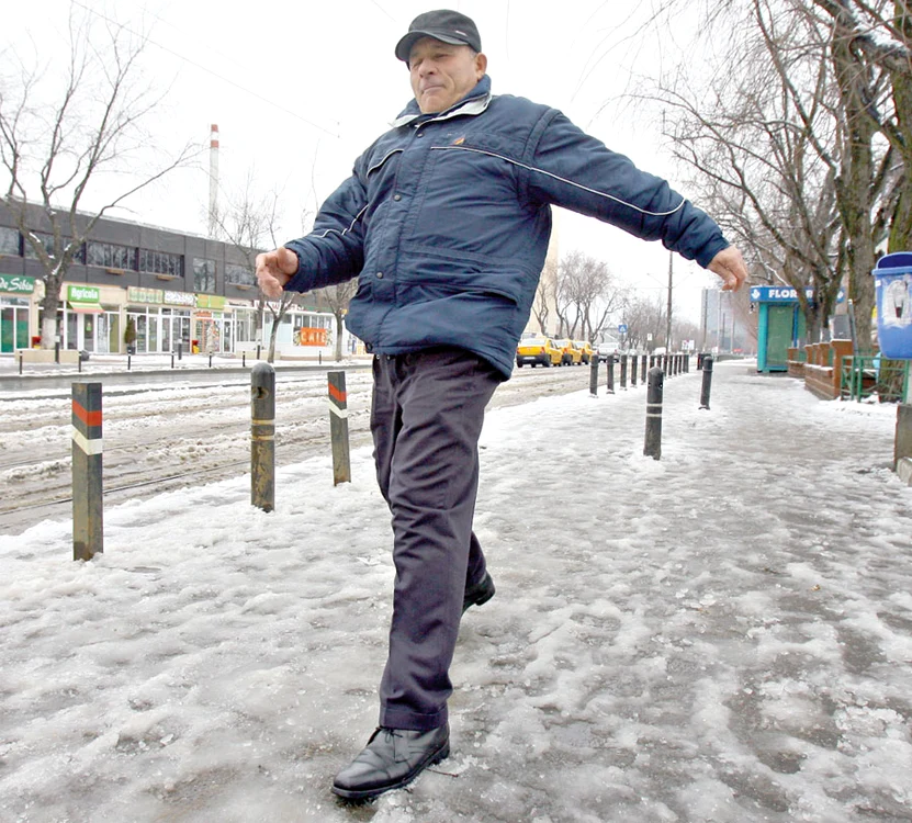 
    60 de bucureşteni au ajuns  la spital cu fracturi  