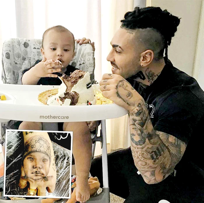 Alex Velea este topit după micuţul Akim. Tatuajul l-a costat 1.000 de lei