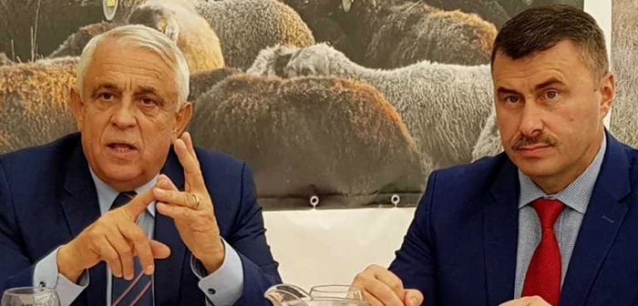 Secretarul de stat Daniel Botănoiu, alături de ministrul Petre Daea, pe care a sărit să-l apere FOTO: Facebook/Daniel Botănoiu