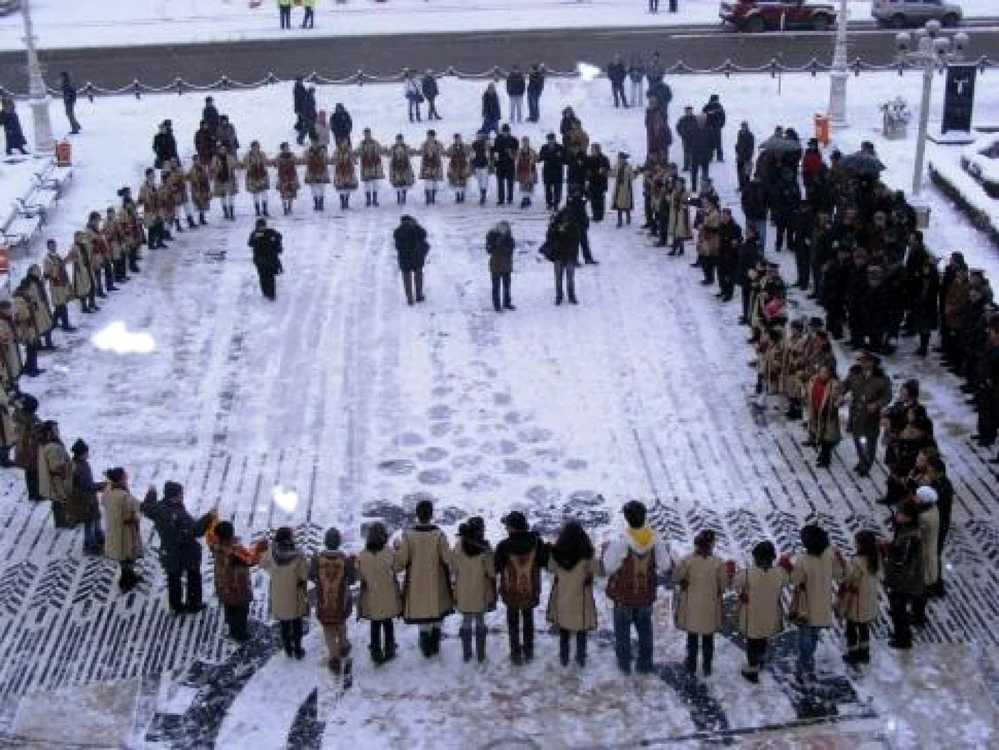 În toate reşedinţele de judeţ, administraţiile locale au organizat evenimente de aniversare a 154 de ani de la Unirea Principatelor Române. FOTO Adevărul