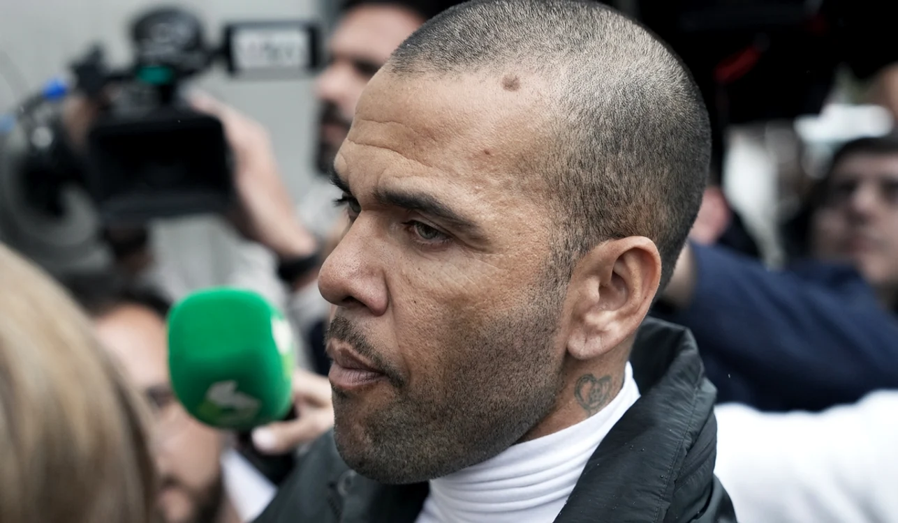 Dani Alves a dispărut, pentru moment, din viața publică (FOTO: EPA)