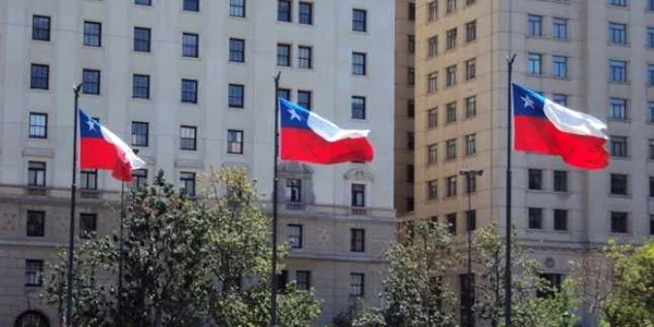 Steagul statului Chile FOTO chileinside.cl