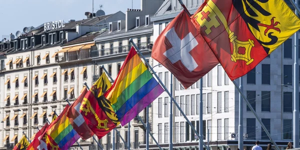 Mars pro-LGBTQ + la Geneva FOTO EPA-EFE