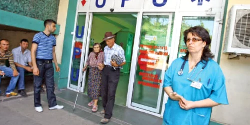 Cristiana Geormăneanu este nevoită să pună diagnostice fără radiografii, după ce trei aparate s-au defectat Foto: L. Nica