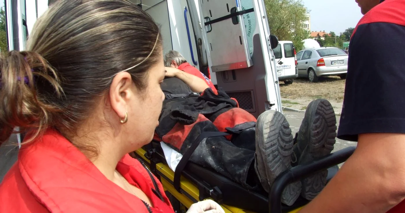 Pasagerul a fost transportat la spitalul din Moldova Nouă