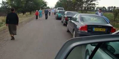 Moldovenii au găsit timp pentru plimbare stând în coadă la vamă