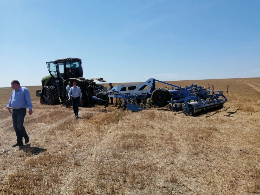 Un tractor de ultimă generaţie la o prezentare în judeţul Botoşani FOTO Cosmin Zamfirache