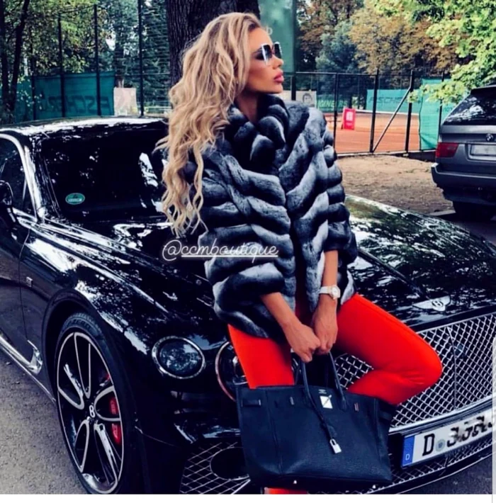 Bianca Dragusanu s-a pozat cu Bentley-ul pe care i l-a împrumutat croatul