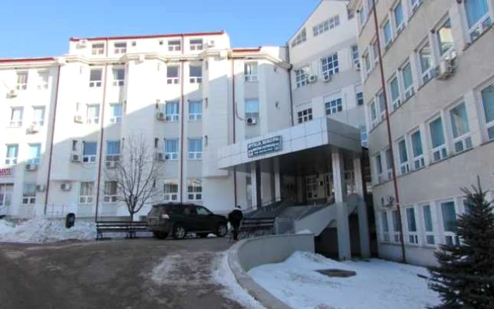 Deşi este una dintre cele mai moderne unităţi sanitare din judeţ, la spitalul din Huşi lipsa specialiştilor afectează major asistenţa medicală