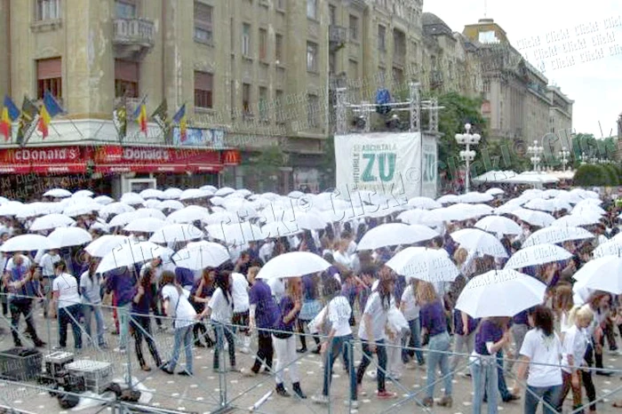 Parada s-a desfăşurat în Piaţa Victoriei din Timişoara