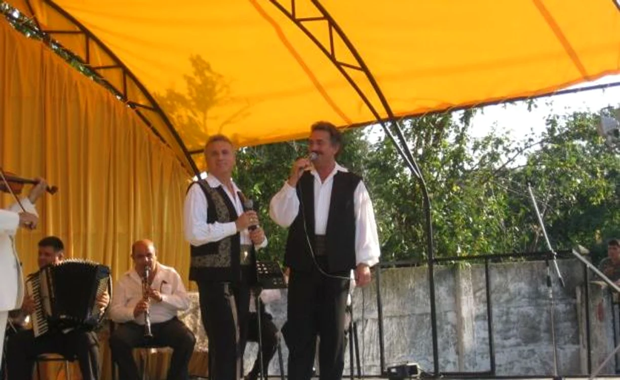 
    Cântăreţul de muzică populară Constantin Enceanu a fost jefuit înainte de Anul Nou.  