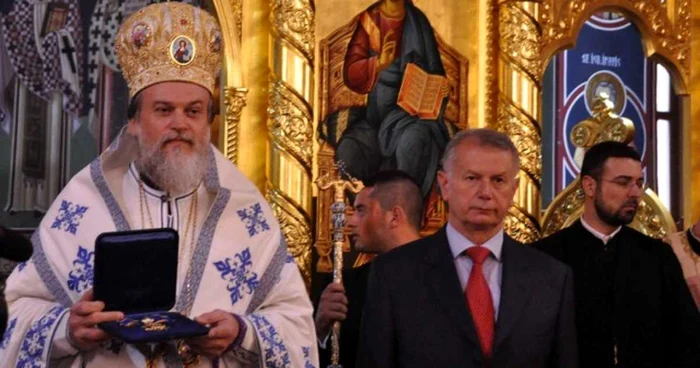 Episcopul Vincenţiu şi Silvian Ciupercă FOTO: independentoline.ro