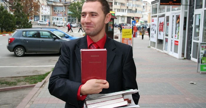 Marius Bulgariu a cumpărat toate cărţile Adevărul 