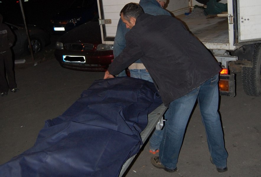 Cadavrul unei femei din Buzău, găsit îngropat în propria curte. Principalul suspect e chiar fiul victimei