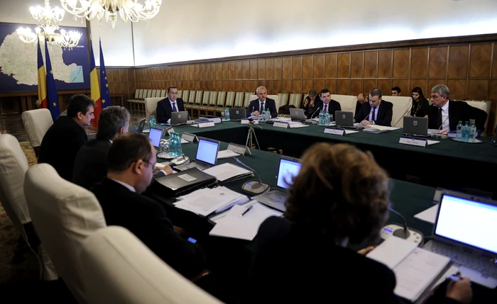 Începând cu ora 11.00, Guvernul se reuneşte în şedinţă pentru a discuta Codul Fiscal FOTO gov.ro