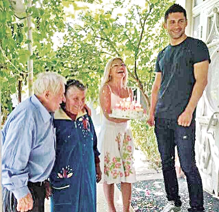 Dan Bălan  l-a serbat zilele  trecute, pe tataie